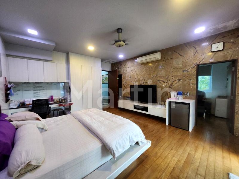 7 Bed Corner Terrace (Landed) for Sale in  Golden Hill Estate - Image 8